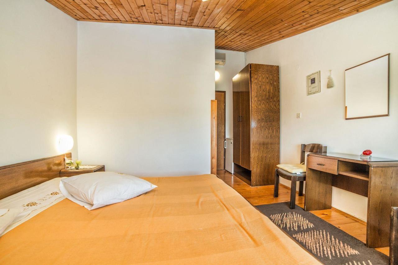 Apartments And Rooms Ana Pomer 217 Ngoại thất bức ảnh